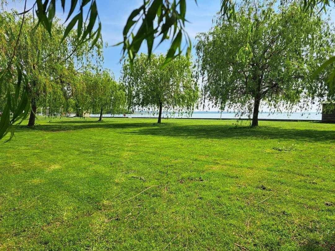 Sorompo Vendeghaz Hotel Balatonkenese Luaran gambar