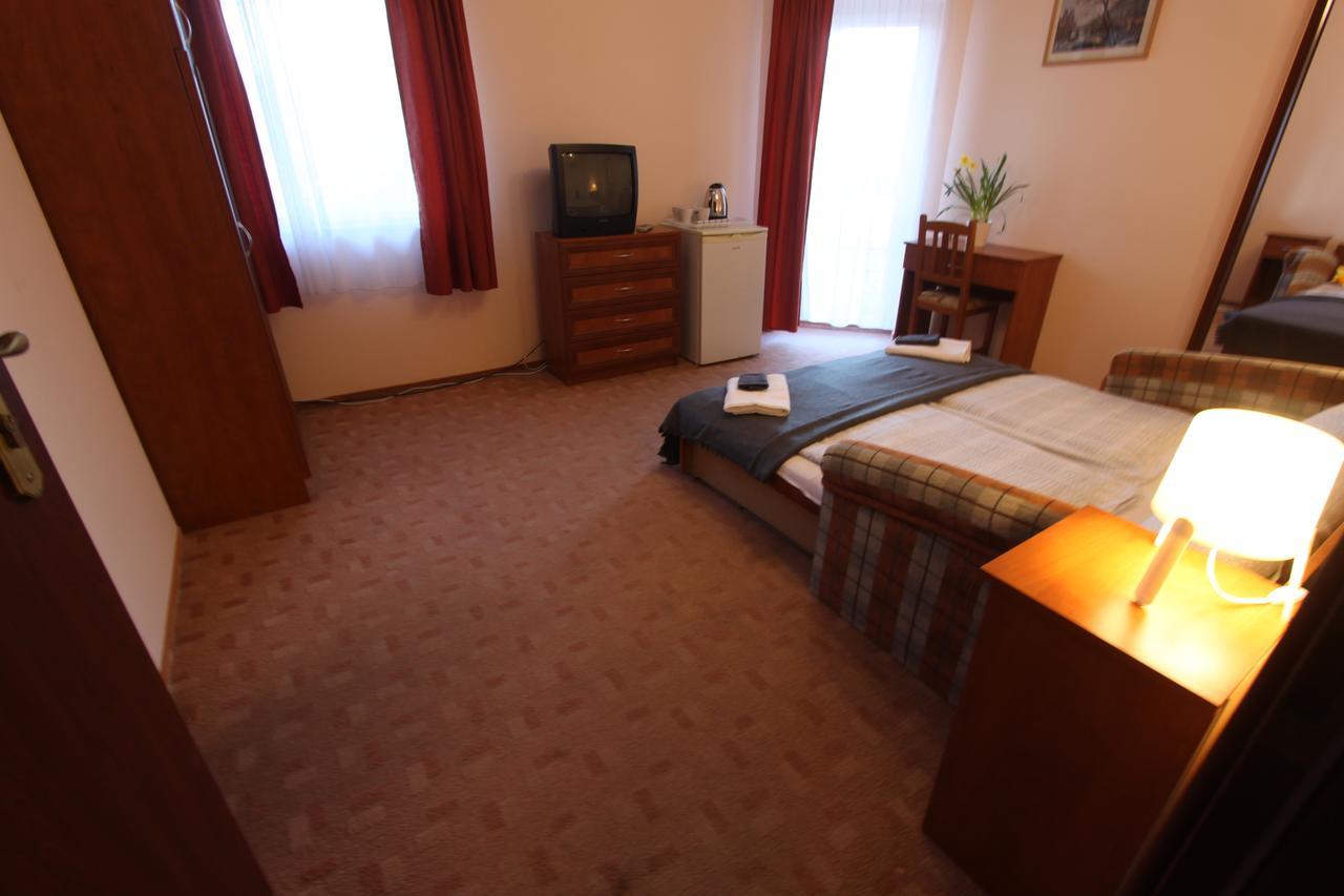 Sorompo Vendeghaz Hotel Balatonkenese Luaran gambar