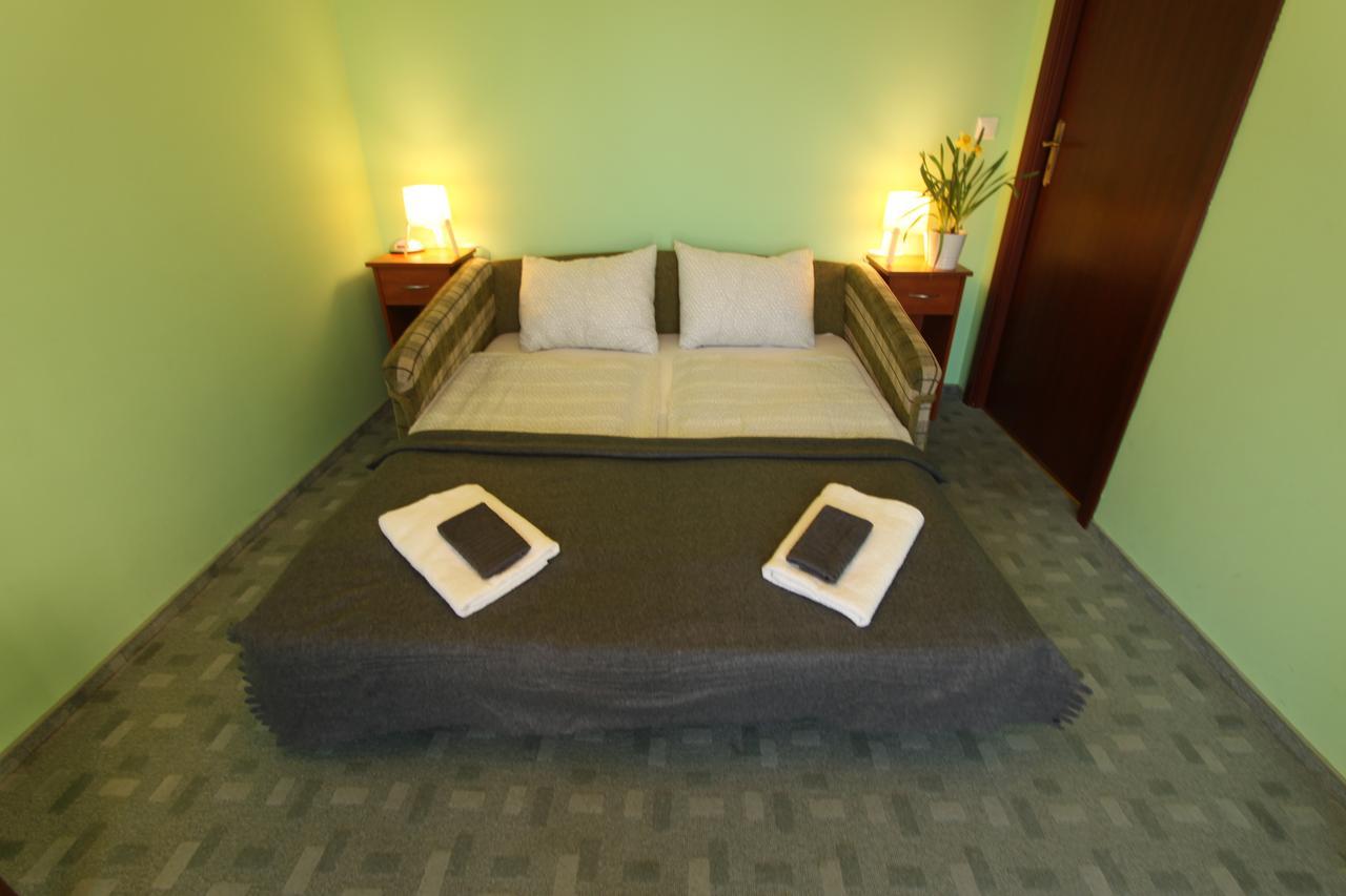 Sorompo Vendeghaz Hotel Balatonkenese Luaran gambar