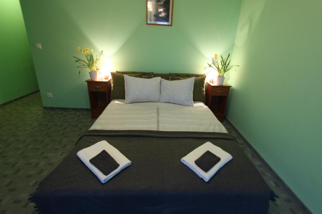 Sorompo Vendeghaz Hotel Balatonkenese Luaran gambar