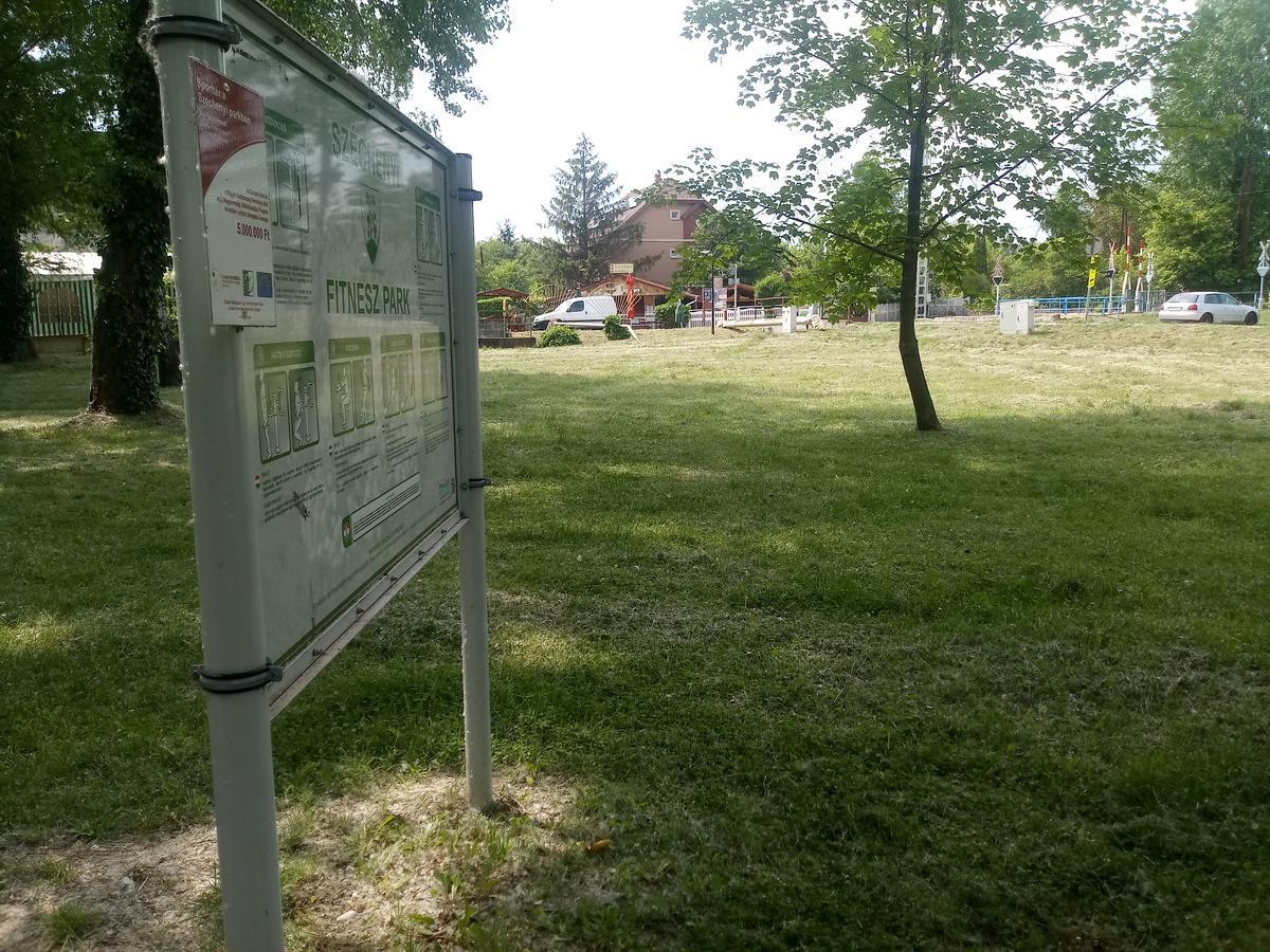 Sorompo Vendeghaz Hotel Balatonkenese Luaran gambar