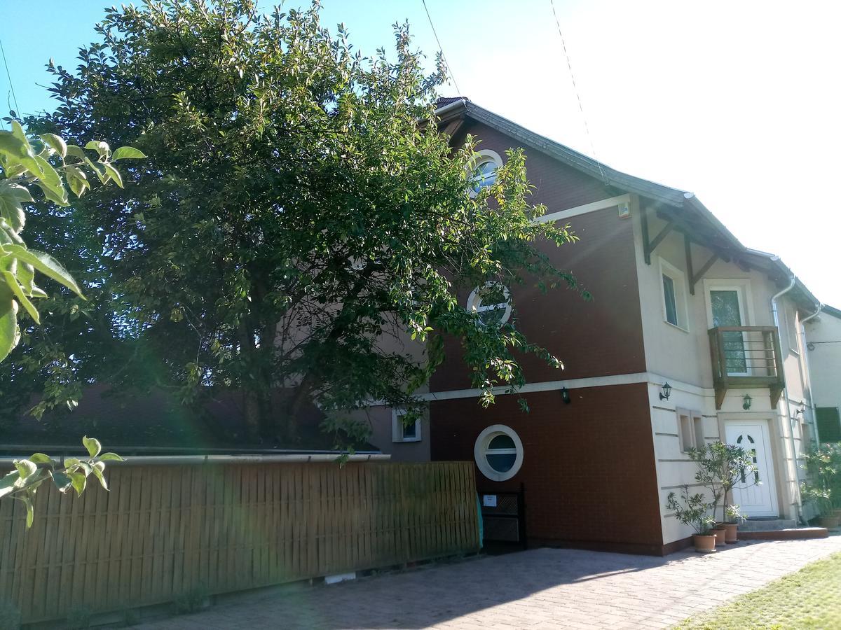 Sorompo Vendeghaz Hotel Balatonkenese Luaran gambar