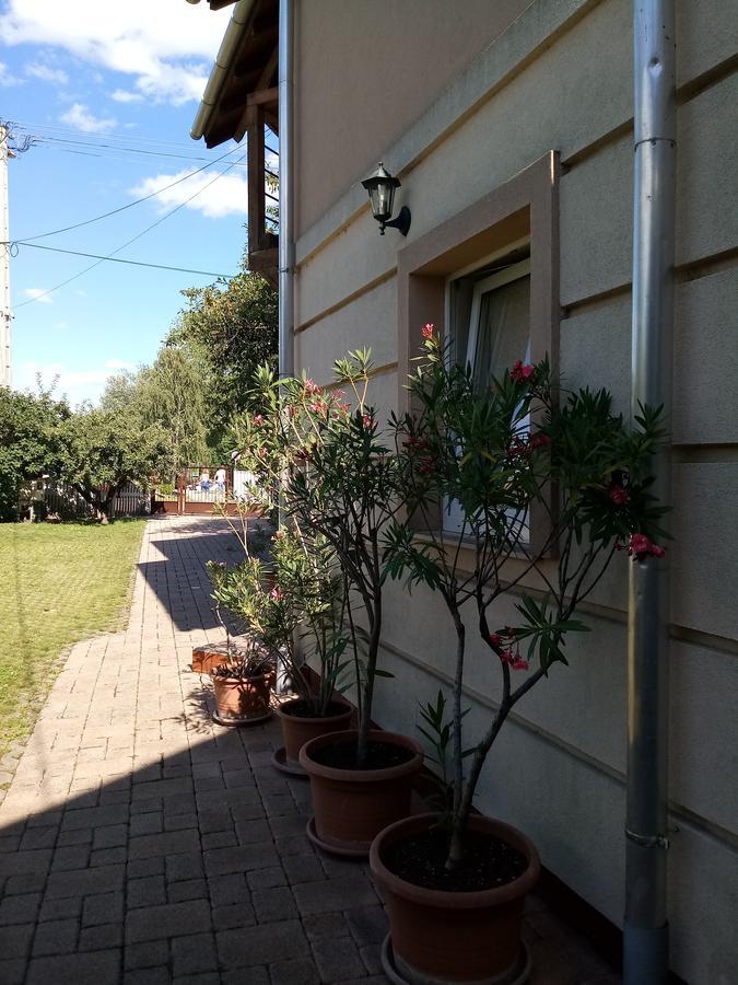 Sorompo Vendeghaz Hotel Balatonkenese Luaran gambar