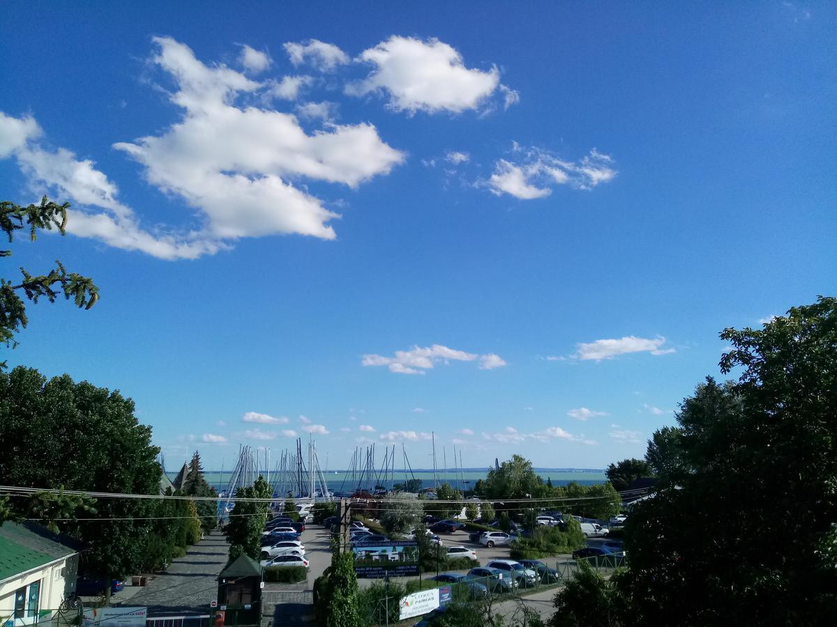 Sorompo Vendeghaz Hotel Balatonkenese Luaran gambar