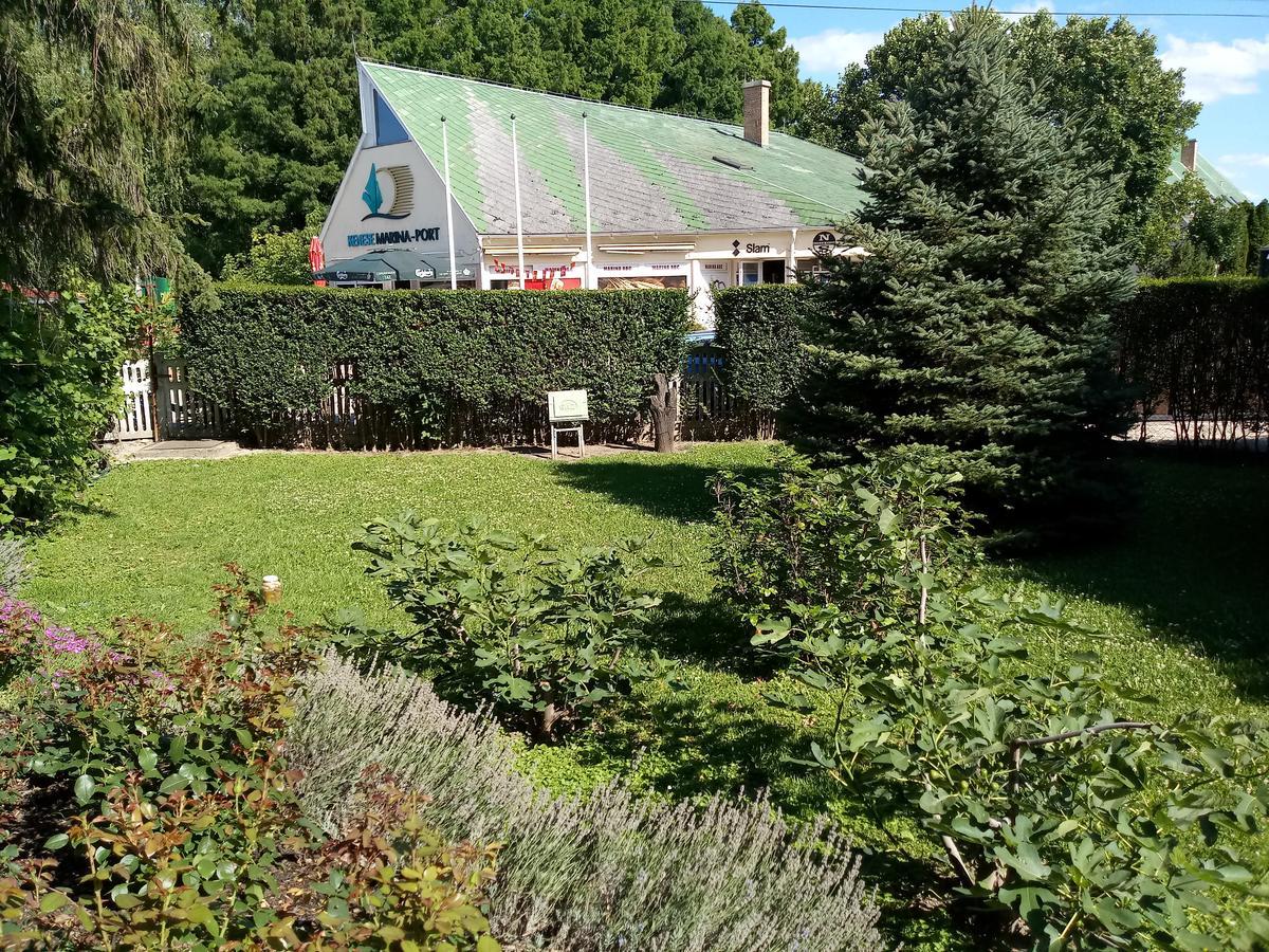 Sorompo Vendeghaz Hotel Balatonkenese Luaran gambar