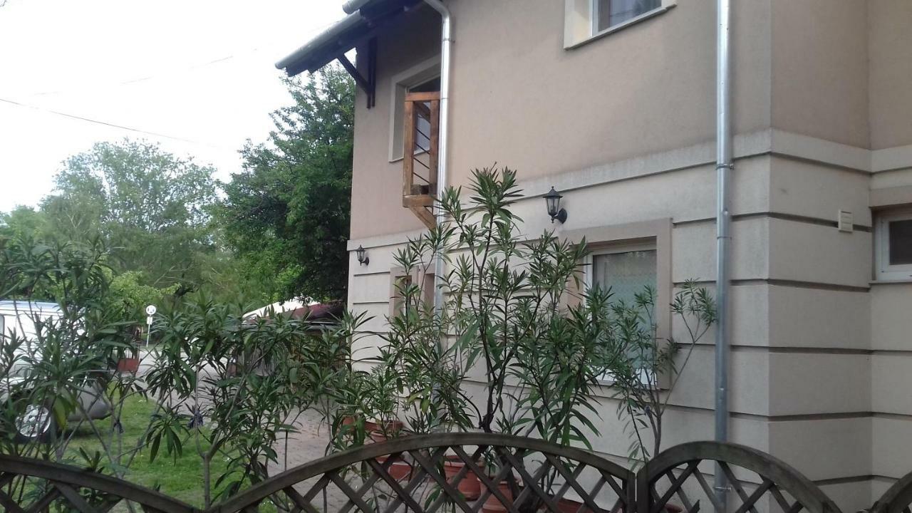 Sorompo Vendeghaz Hotel Balatonkenese Luaran gambar
