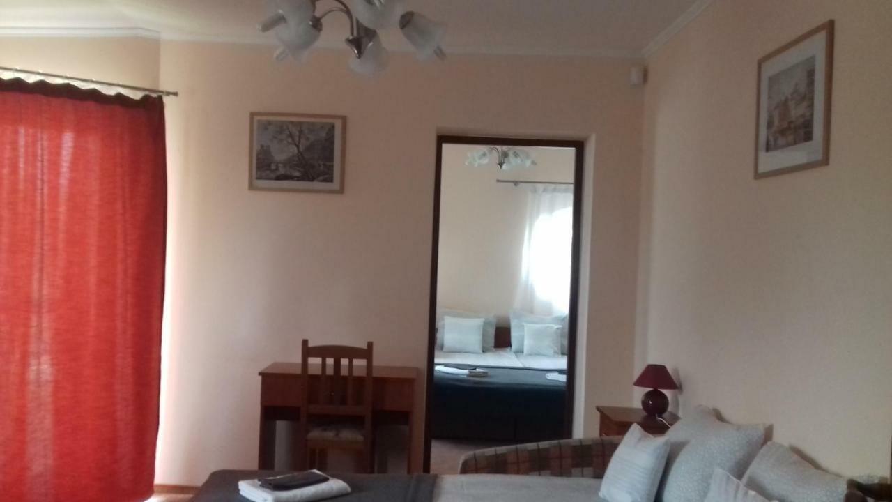 Sorompo Vendeghaz Hotel Balatonkenese Luaran gambar